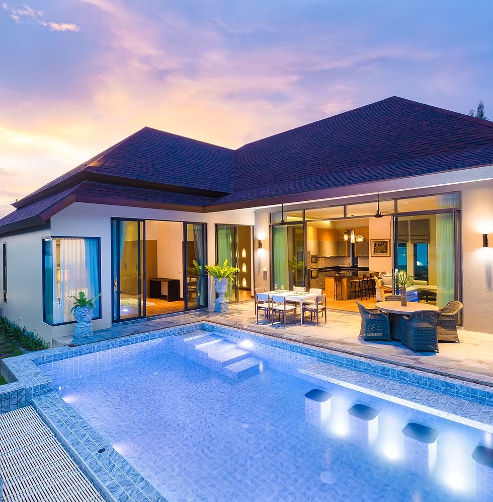 Интерьер гостиной и спальни готовой виллы